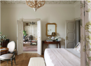 camera da letto di un immobile di lusso