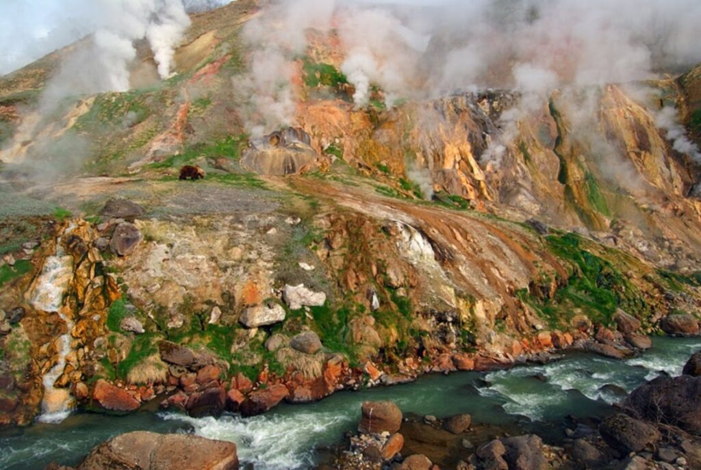 foto di una valle di Geyser in Russia